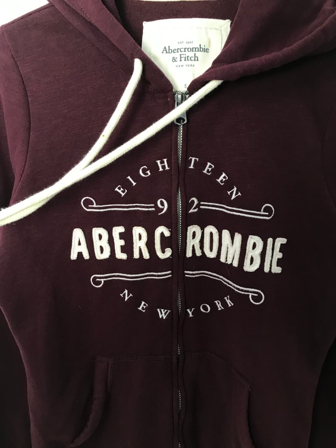 아베크롬비 y2k 와투케 버건디 딱붙 후드집업 상품이미지4