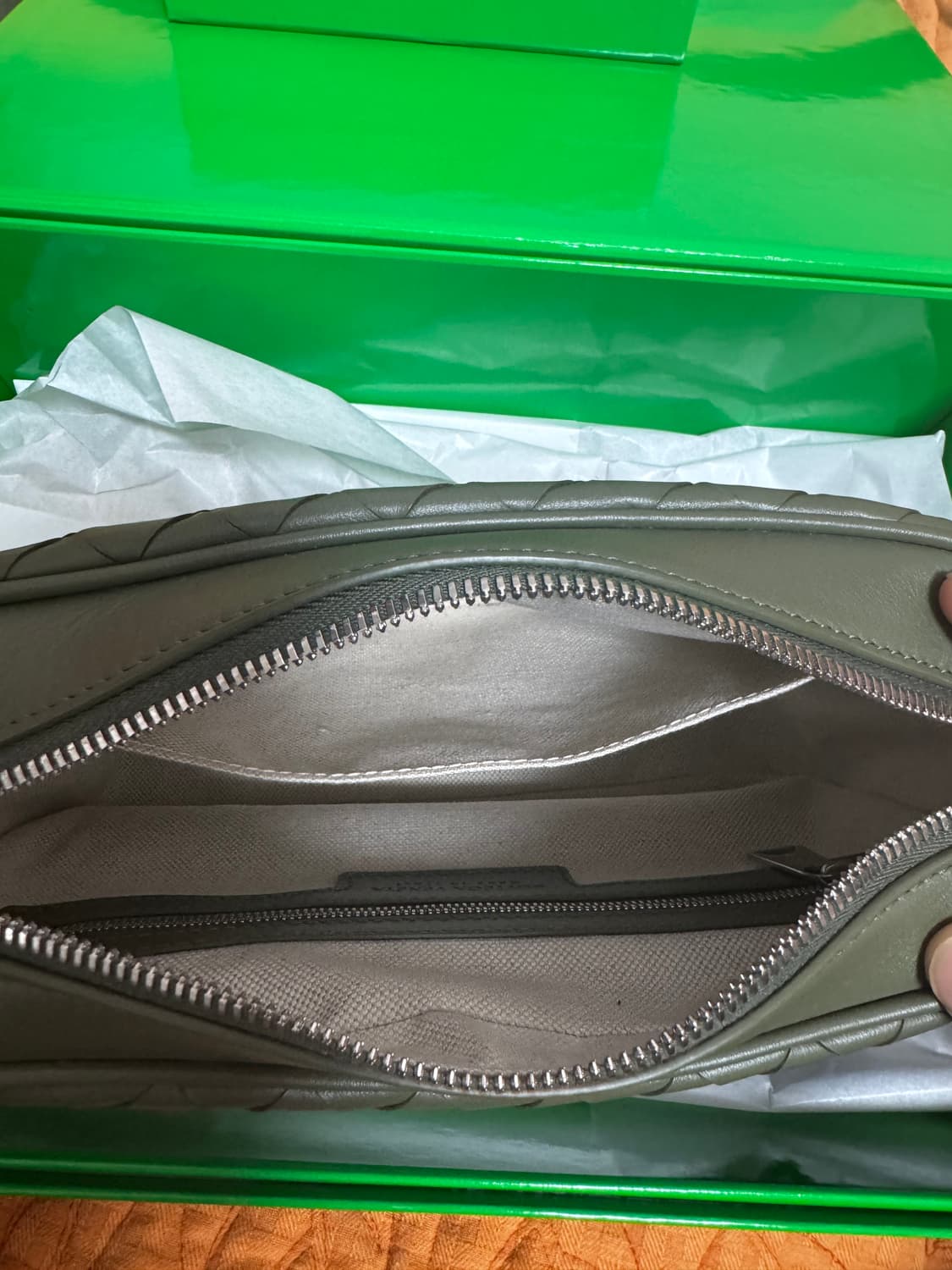 보테가베네타 크로스백 민트급 진짜 두번찬 새상품 상품이미지3