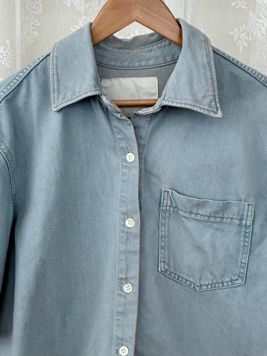 38) 코스 COS 데님 크롭 반팔 셔츠 연청 상품이미지3