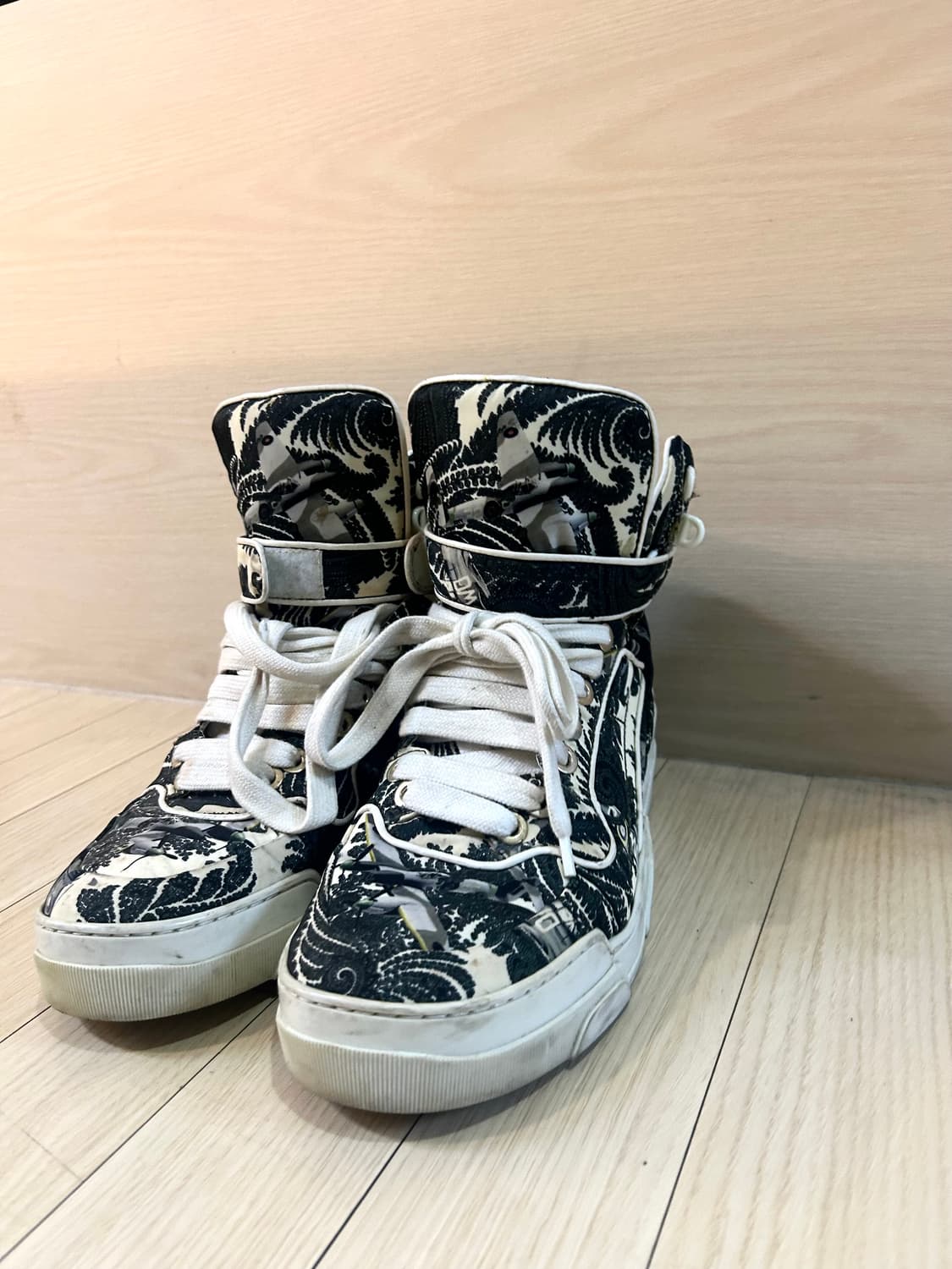Givenchy Paris Paisley High Top Shoes 상품이미지4