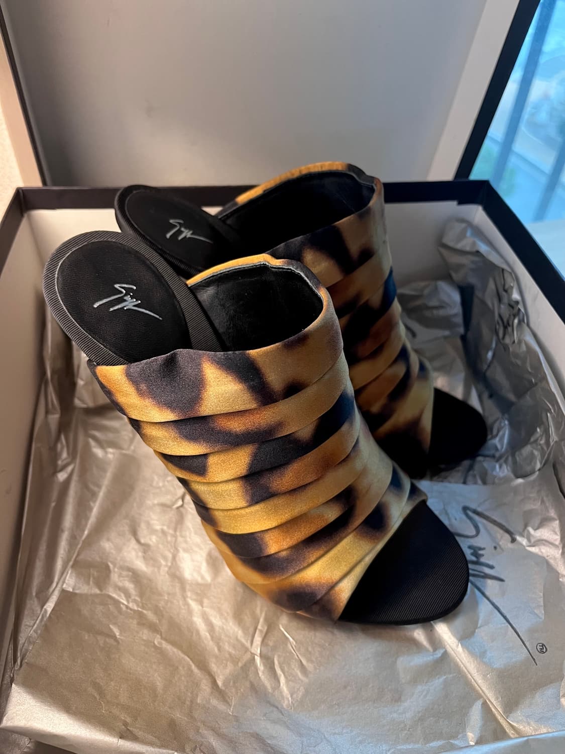 [Giuseppe Zanotti] 레오파드 뮬 하이힐 상품이미지8