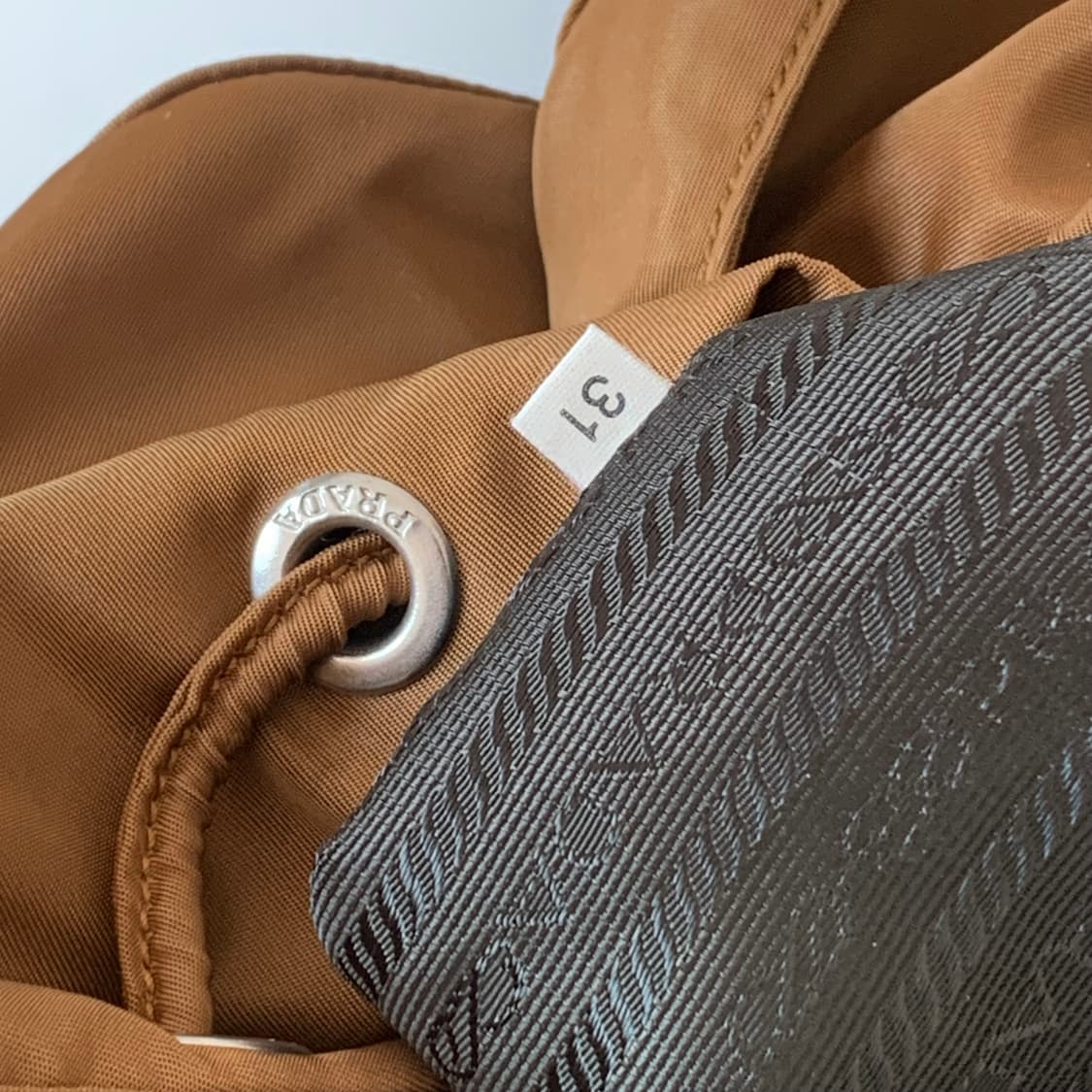 정품 프라다 백팩 브랜디색상 상품이미지10