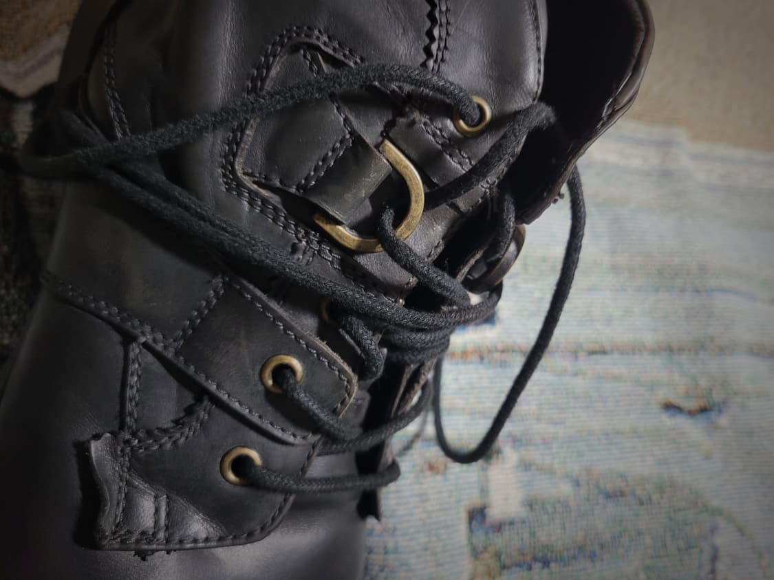 훕데두 레이스 스루 블랙 레더 부츠 상품이미지6