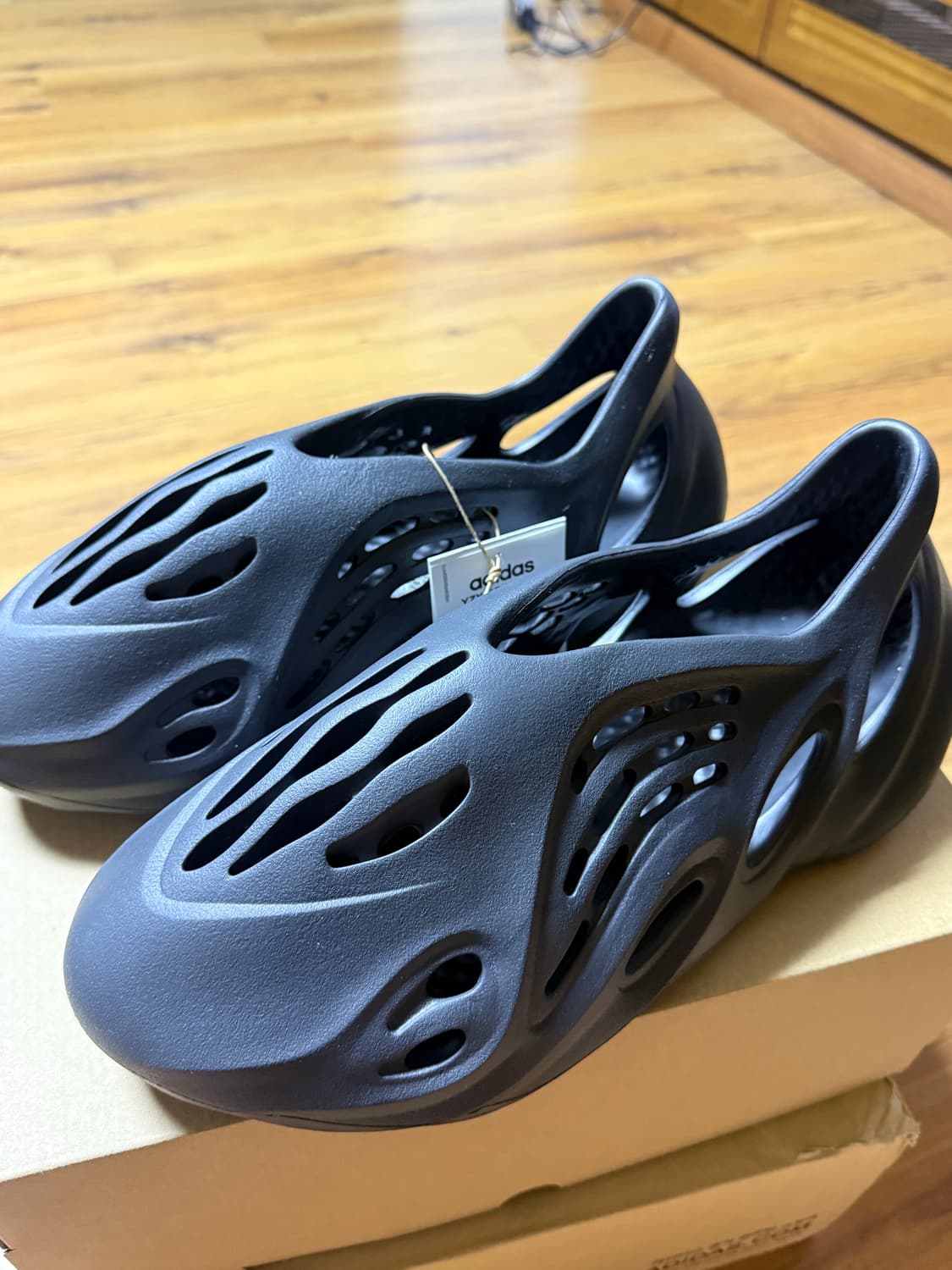 아디다스 이지 폼러너 오닉스 295 상품이미지2