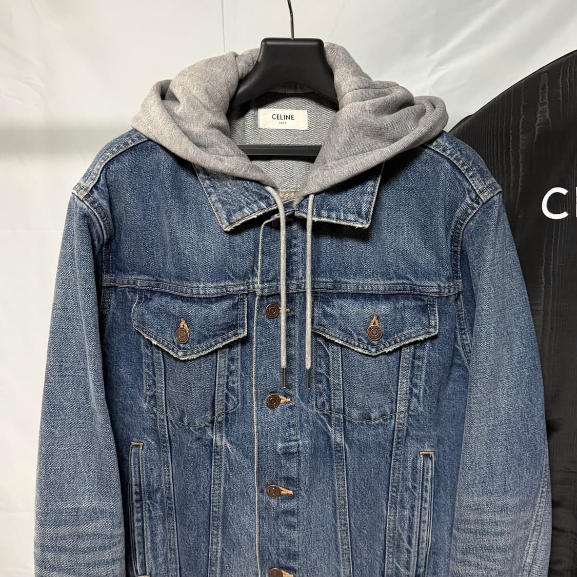 [S+급/M] 셀린느 백로고 후드 데님 청자켓 그레이 상품이미지4
