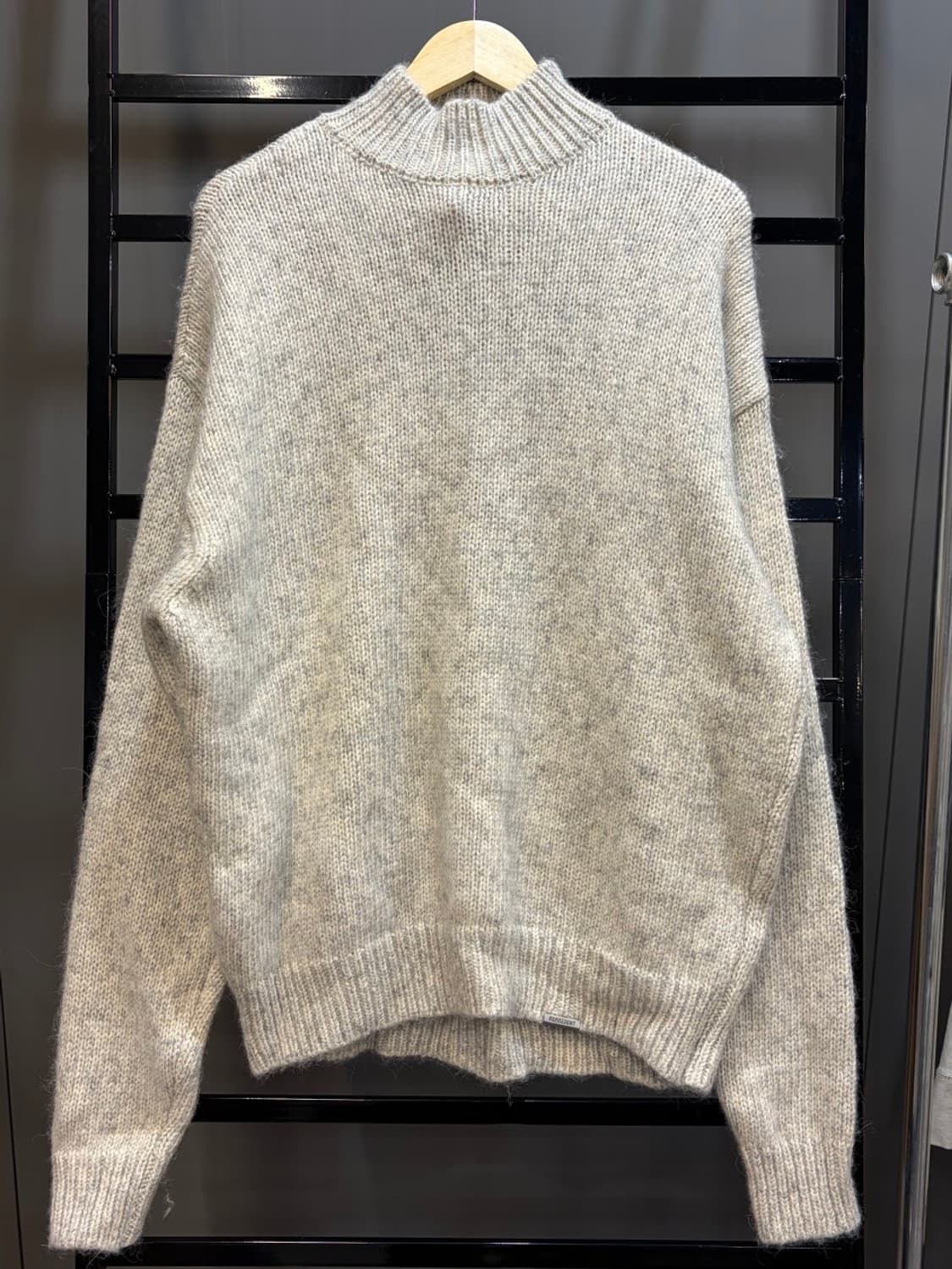 (L) 리프리젠트 알파카/울/코튼 혼방 모크넥 니트 (새상품) 18.9 상품이미지1