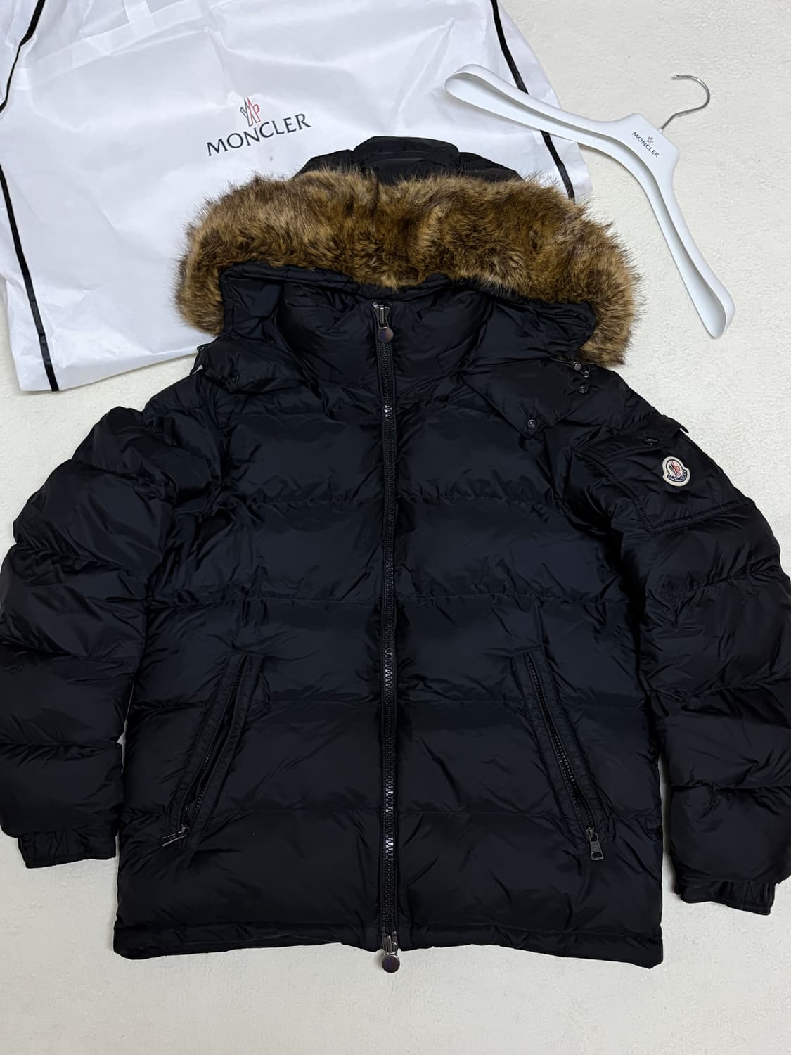 (새것급) 23-24fw 몽클레어 마야프 3 블랙 몽클레어 퍼 패딩 3 상품이미지1