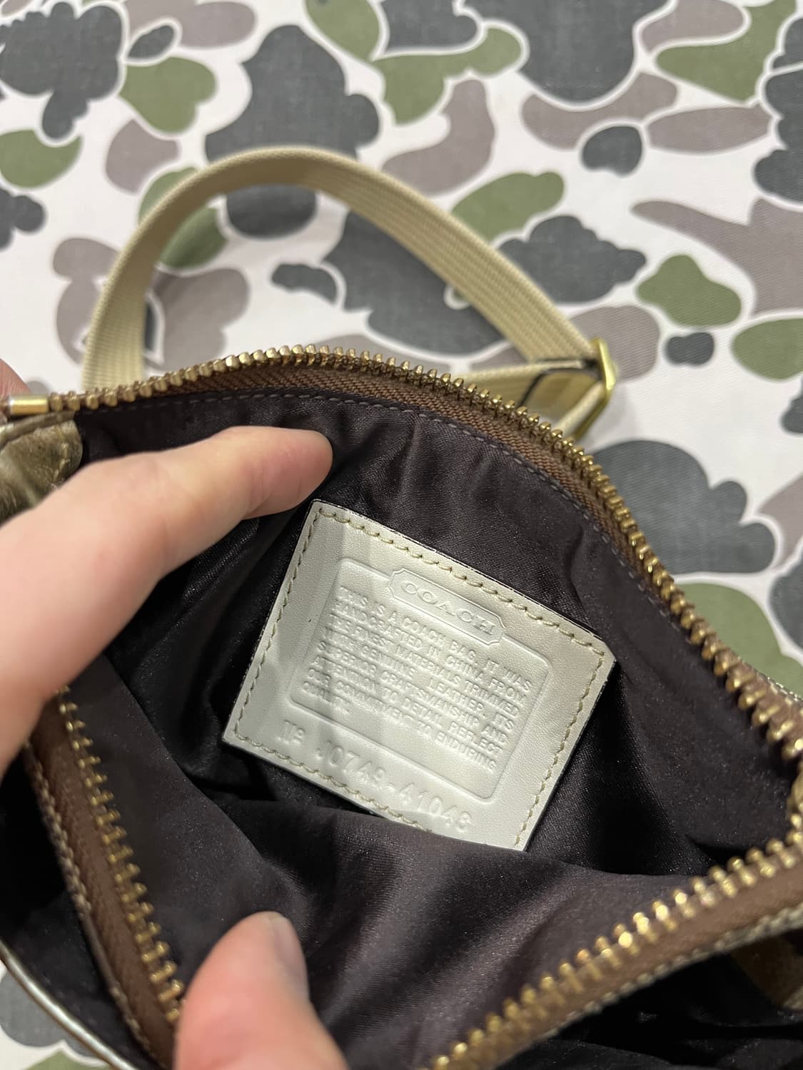 코치 모노그램 미니 크로스백 상품이미지10