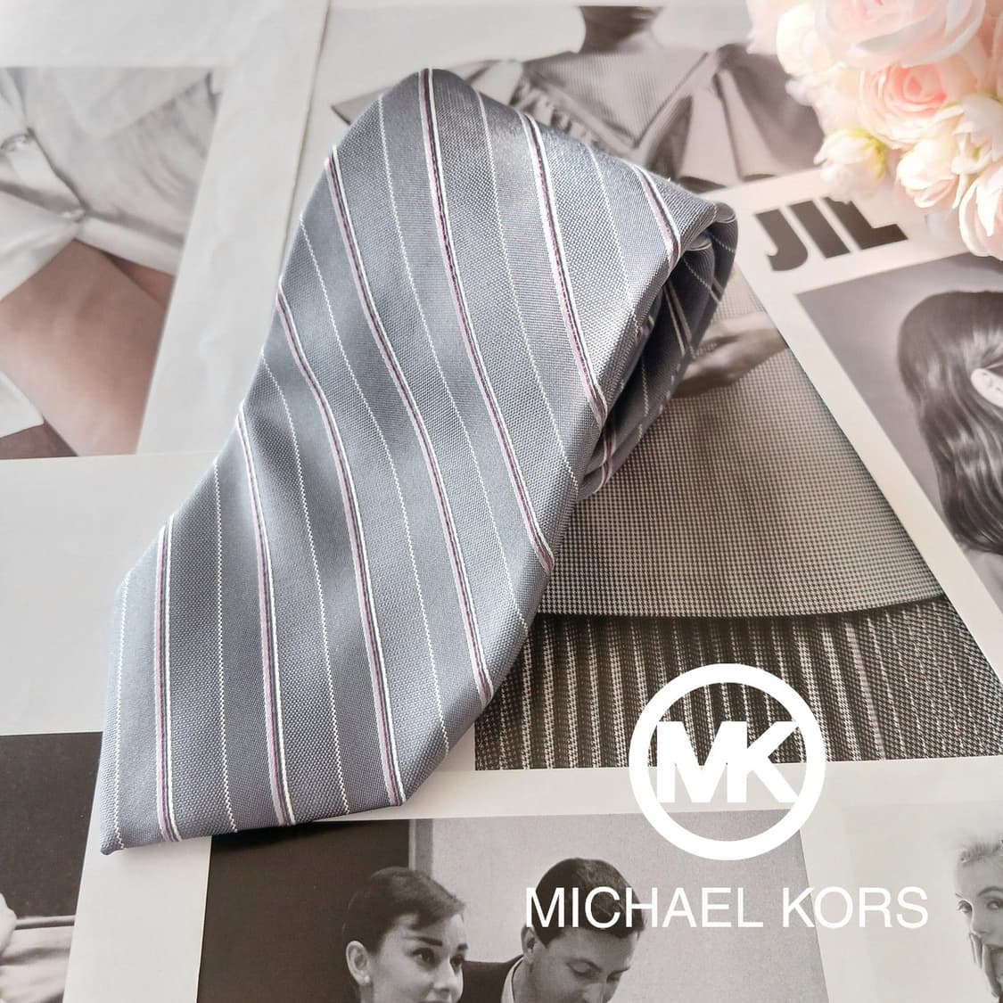 마이클코어스 실크 라이트그레이 슬림넥타이 7.8cm A+등급 A18865 상품이미지1