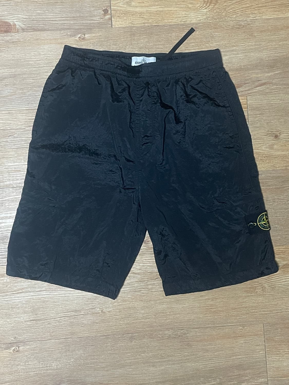 스톤아일랜드 22FW 나일론 버뮤다 팬츠 상품이미지1