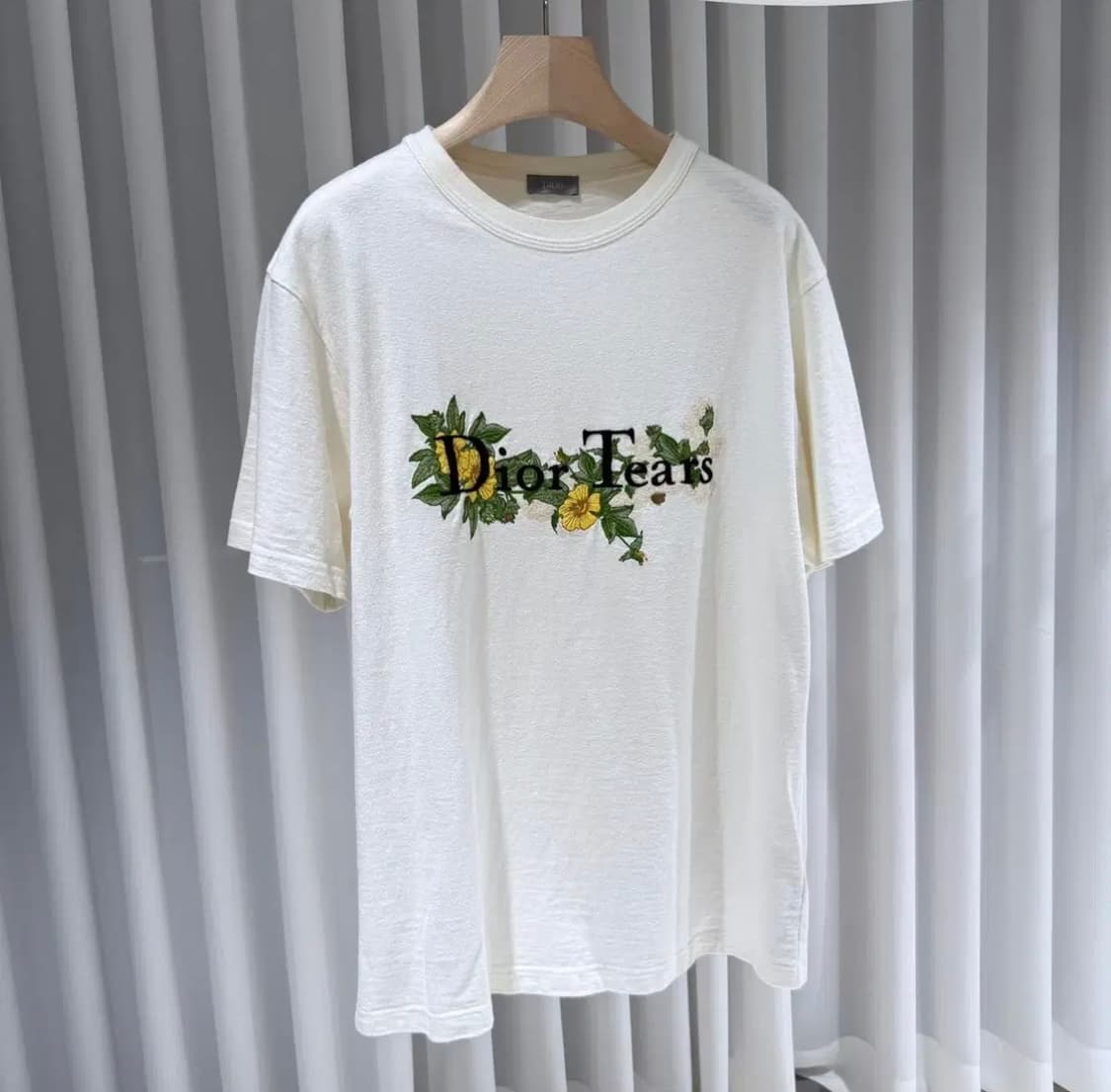 L / 디올 티어스 플라워 로고 자수 반팔 티셔츠 상품이미지2