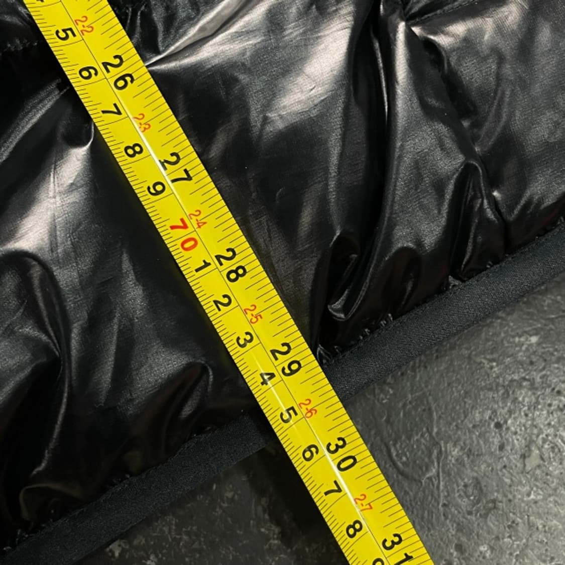 105 아디다스 유광 경량패딩  상품이미지7