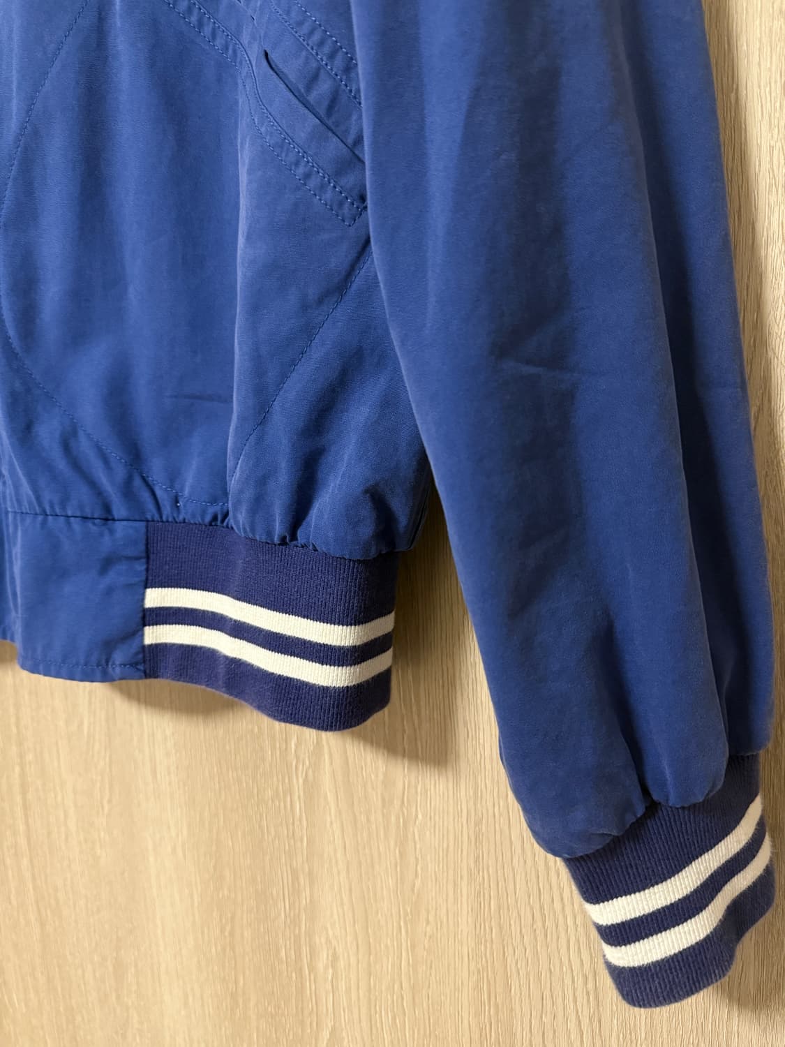 Noah 노아 코튼 바시티 자켓 로얄블루 김원중 착용 상품이미지3