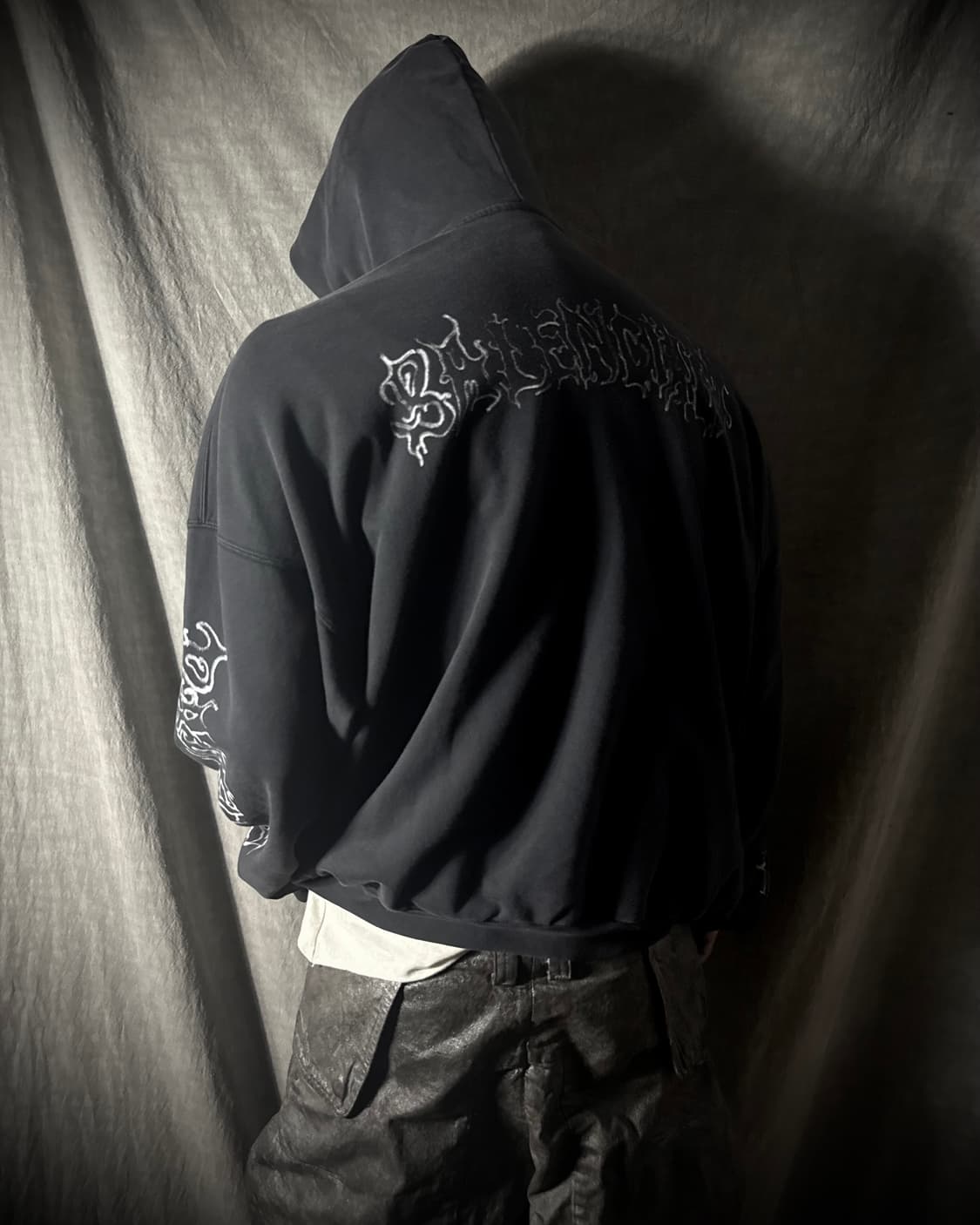 Balenciaga Metal Logo Oversized Hoodie   상품이미지1