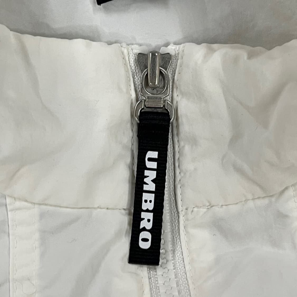 [정품/105] 엄브로 화이트 반팔 아노락 b18 상품이미지7