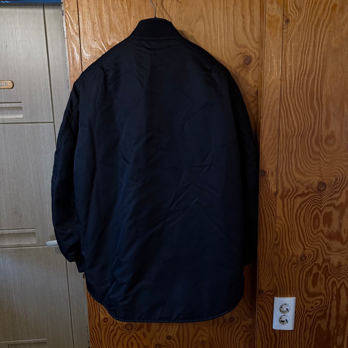 발렌티노 23 f/w VLTN 봄버 자켓 판매 합니다. 상품이미지10