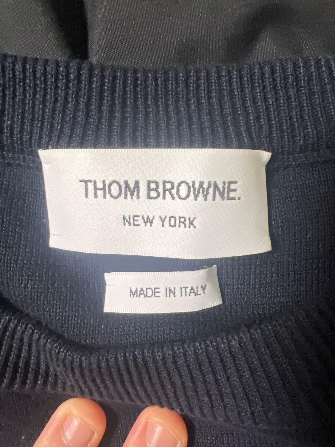 [정품] 톰브라운 밀라노스티치 금장 네이비 니트 상품이미지2
