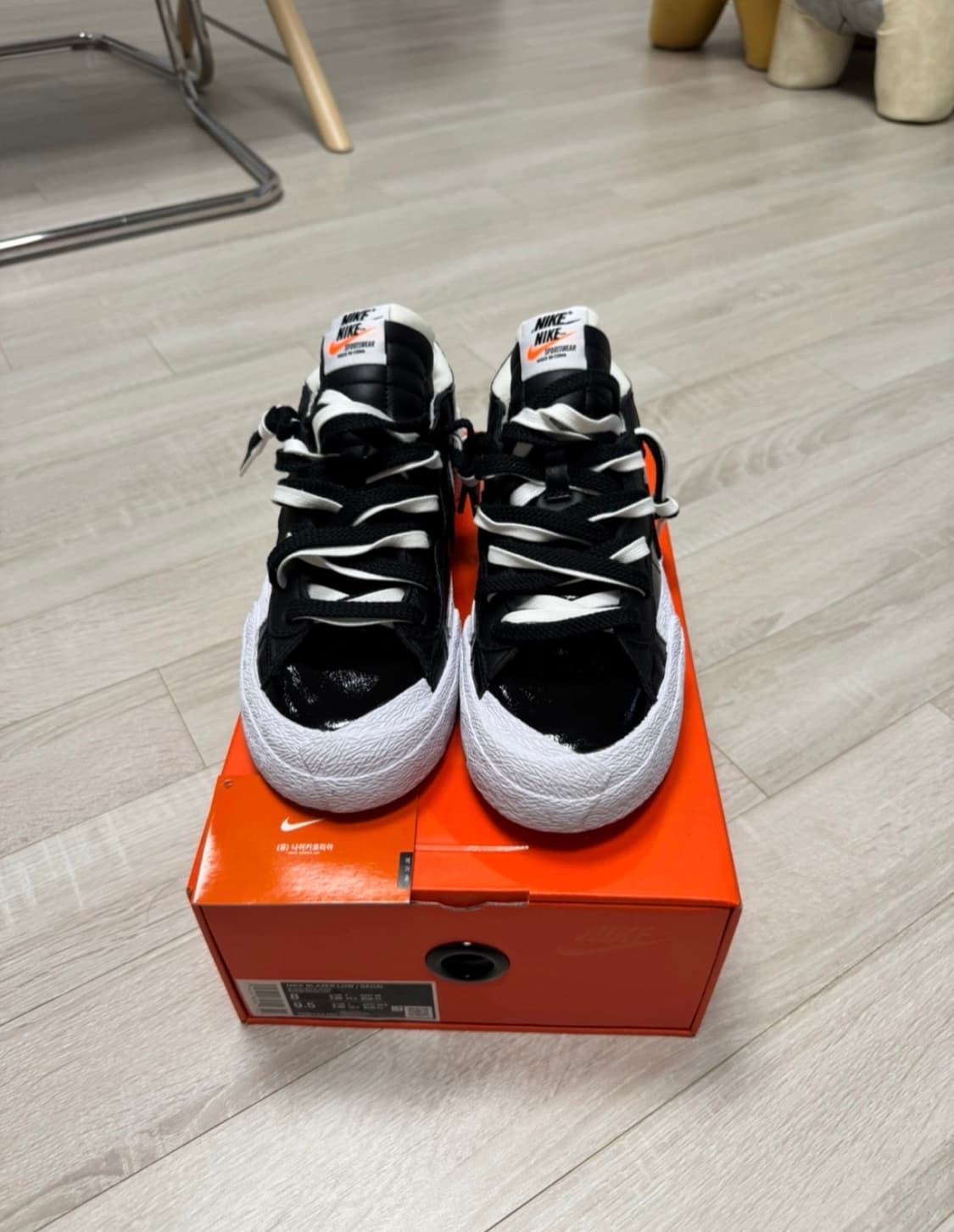 나이키 블레이저 로우 사카이 260 상품이미지1