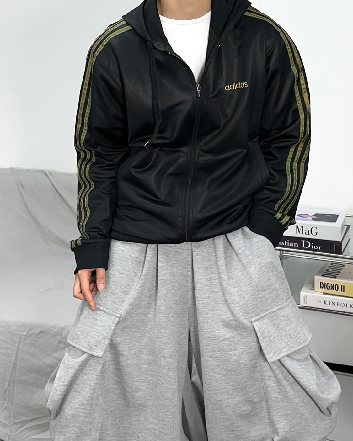아디다스 블랙 카키골드 후드 트랙탑 105 상품이미지2