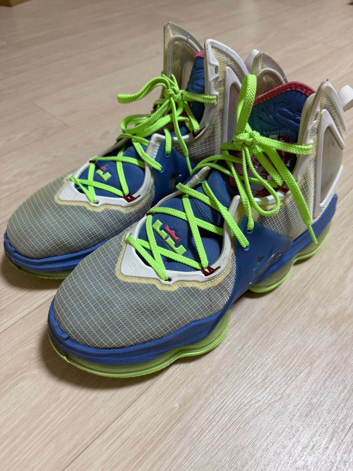 나이키 르브론 19 트로피칼 290 상품이미지1