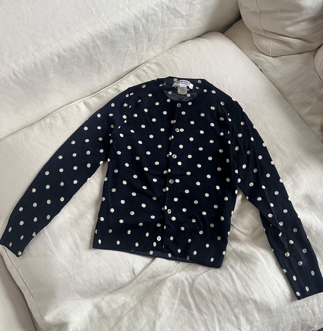 꼼데가르송 도트 가디건 상품이미지1