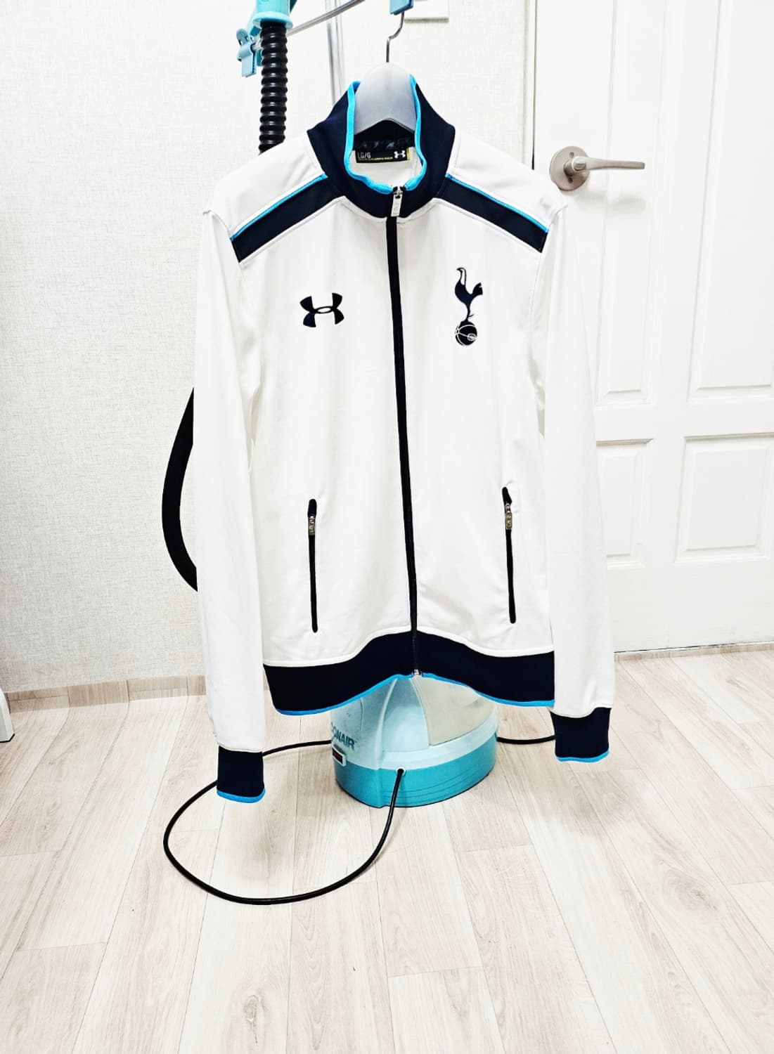 (100)L ☆우주매물☆ 언더아머 토트넘 [화이트네이비] 트랙탑져지 상품이미지1