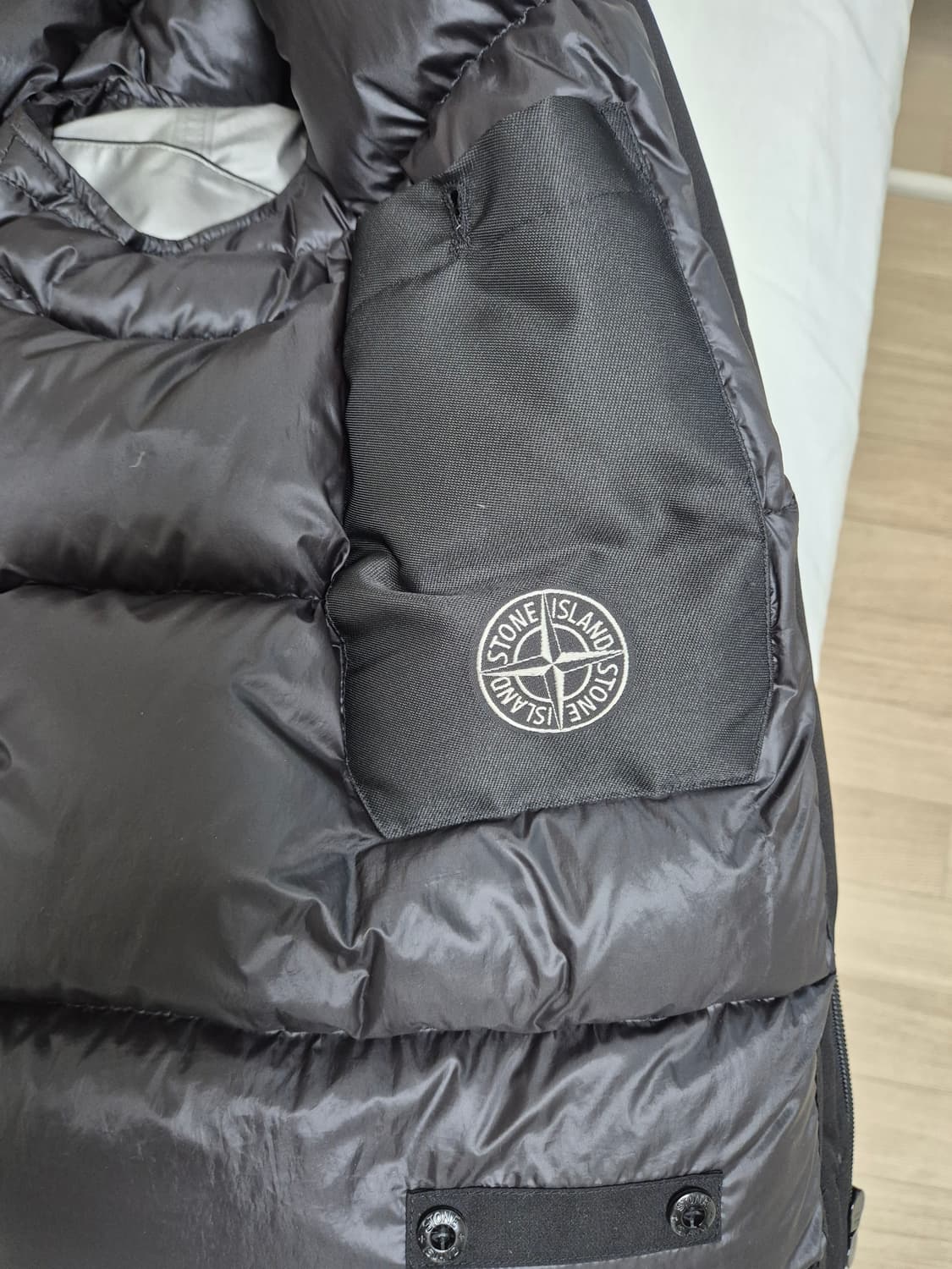 스톤 아일랜드 40330 립스탑 고어텍스 콘 팩라이트 다운 자켓 블랙 M 상품이미지5