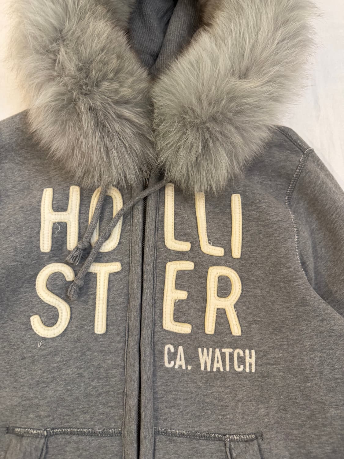홀리스터 y2k 울프죠 퍼 후드집업 그레이 상품이미지2