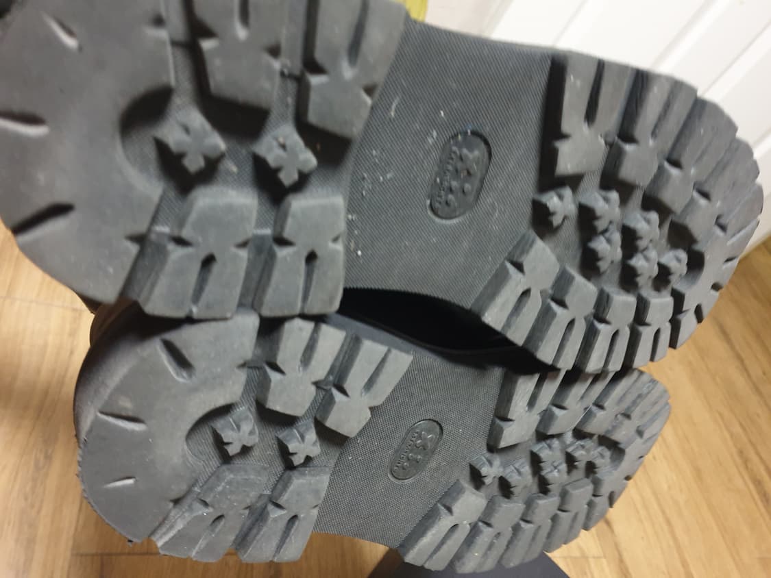 송지오 24fw 고무신 280사이즈 상품이미지1