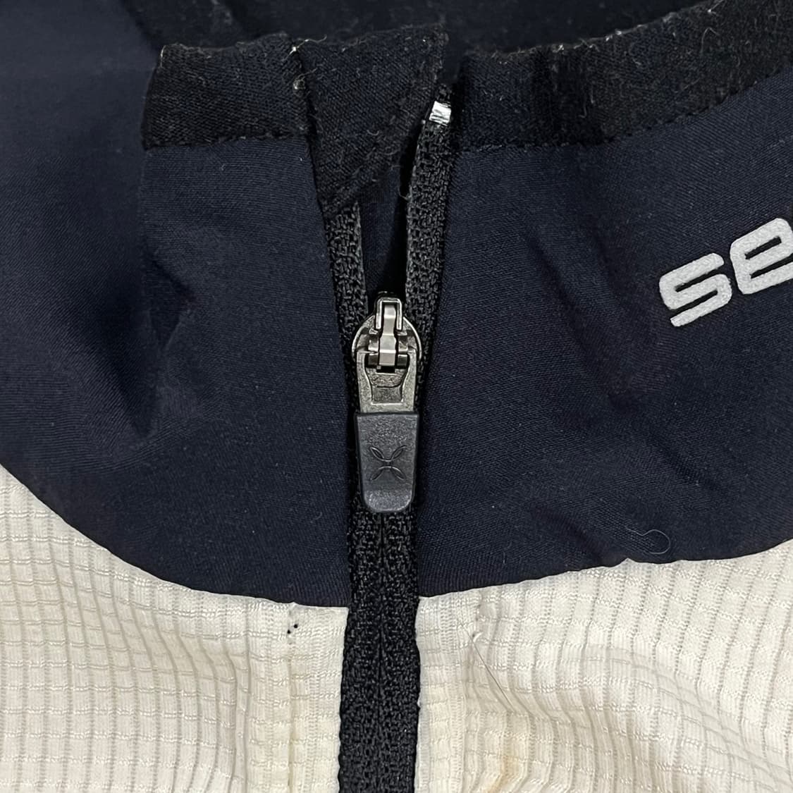 [정품/M] 몬츄라 하프집업 긴팔티 화이트 블랙 b18 상품이미지7