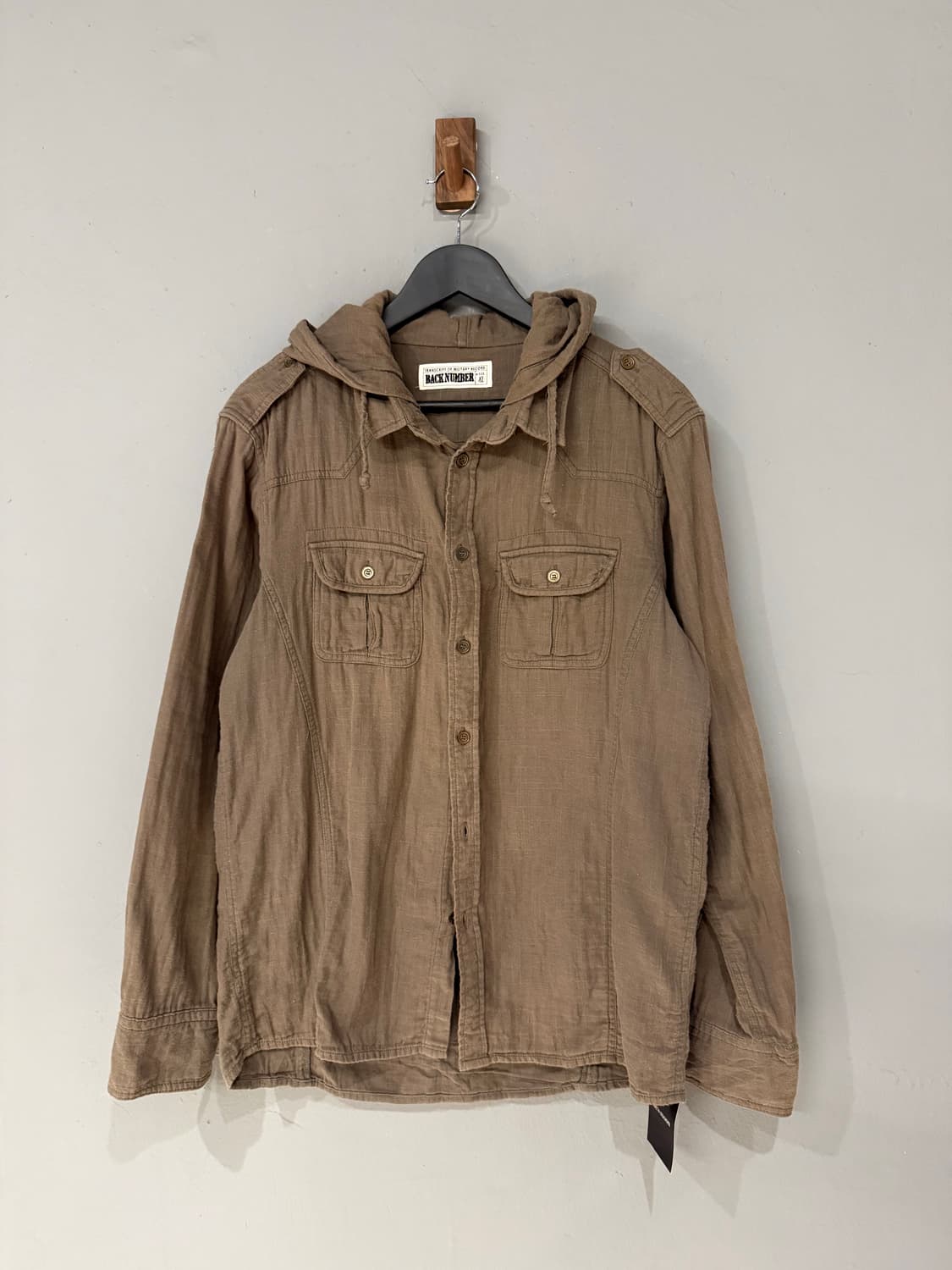 back number pocket detail hood shirt  상품이미지5