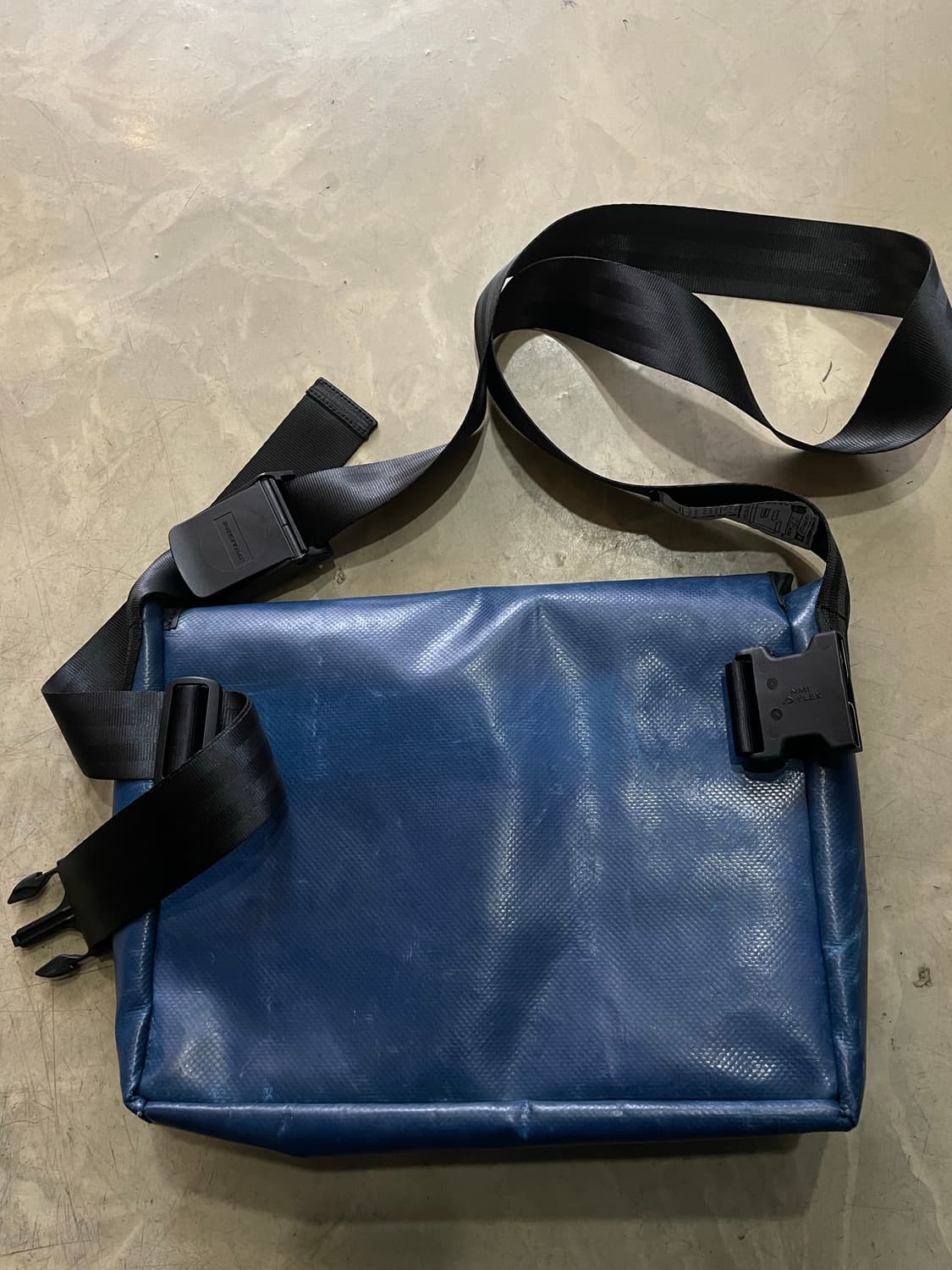 프라이탁 덱스터 네이비 상품이미지3