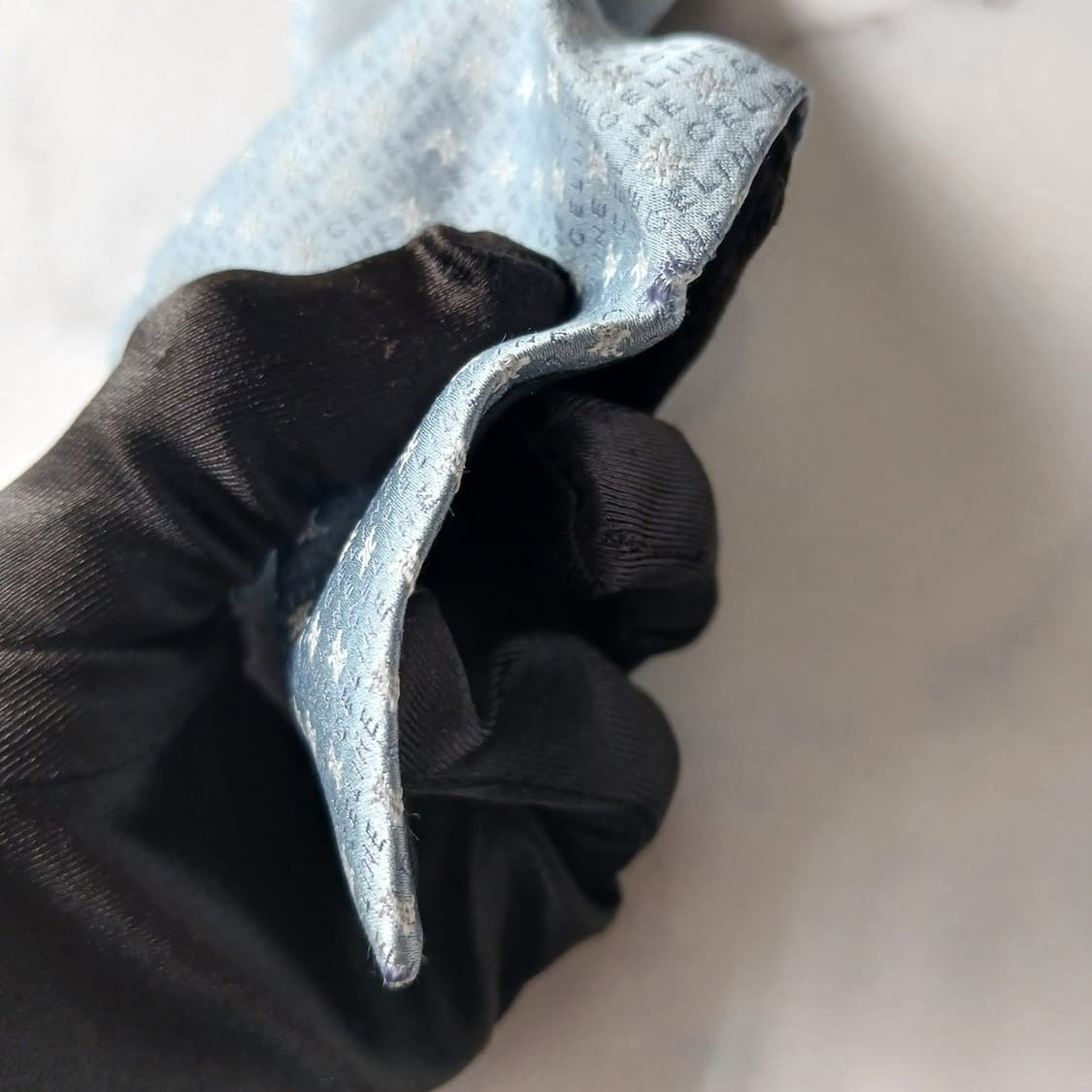 셀린느 블루 트리오페 로고 넥타이 8.8cm B등급 E1202
 상품이미지7