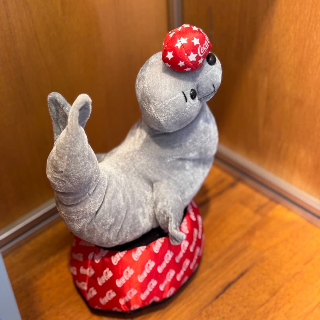 [Coca-Cola] Seal Juggling Ball Plush 상품이미지3