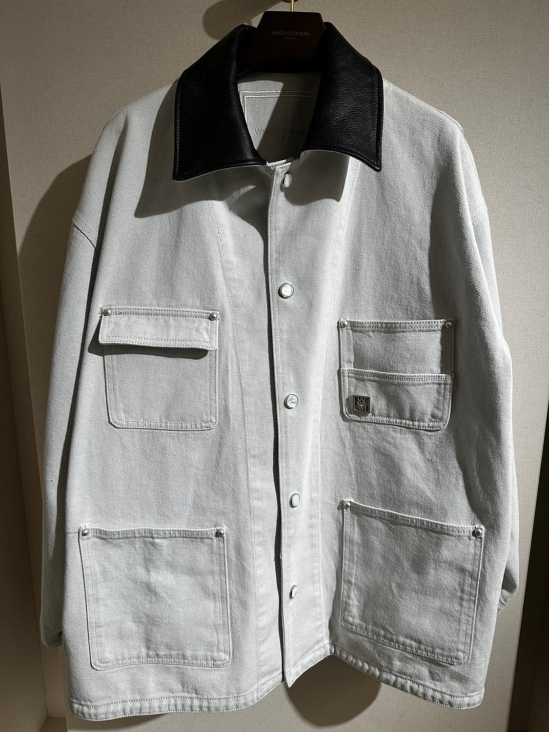 [50] 우영미 25SS 화이트 레더 칼라 데님 코트 - 50% 할인가 상품이미지2