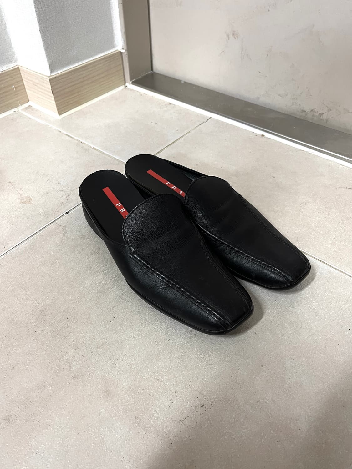 프라다 스포츠 뮬 로퍼 상품이미지2