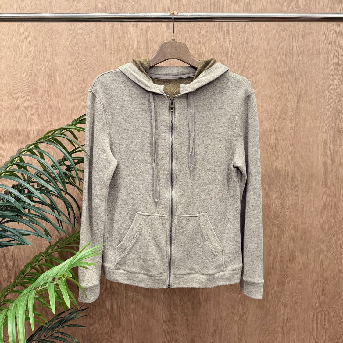 쟈딕 앤 볼테르 후드 집업 배색 안감 애니멀 자수 패치 디테일 그레이 상품이미지1