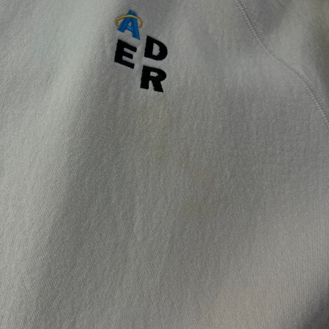 110 아더에러 18SS 자수 맨투맨 상품이미지5