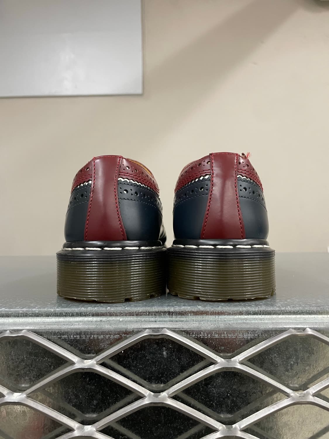 닥터마틴 5홀 윙팁 3989 브로그 슈즈  uk6 상품이미지3