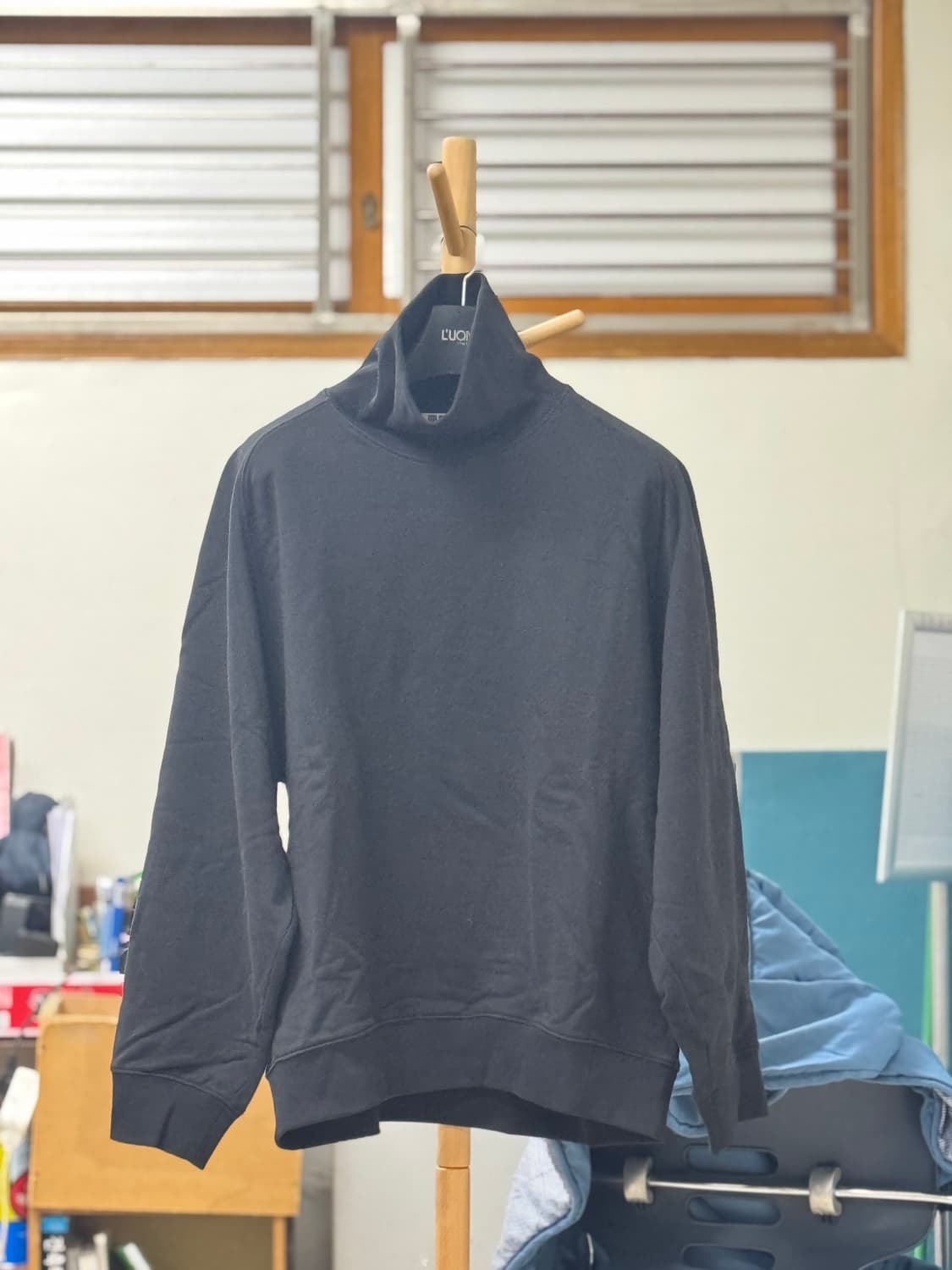 유니클로 U 터틀넥 스웨트셔츠 XL 상품이미지1