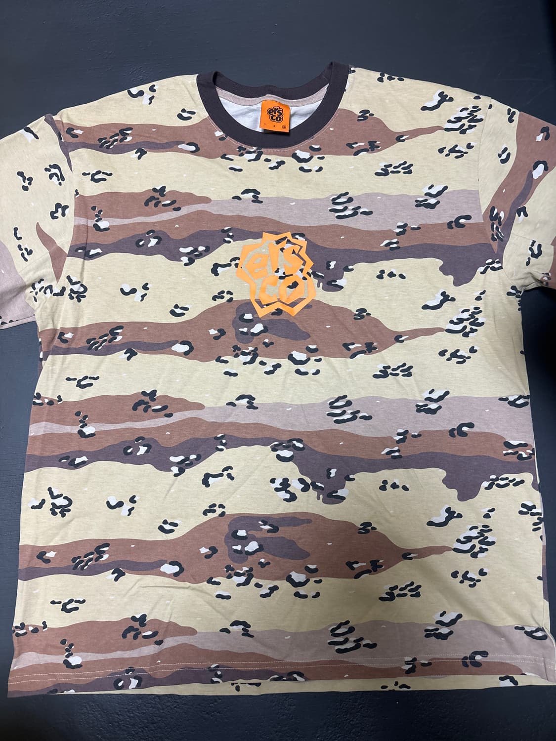 이알에스코 심장 로고 카모 티셔츠 상품이미지1