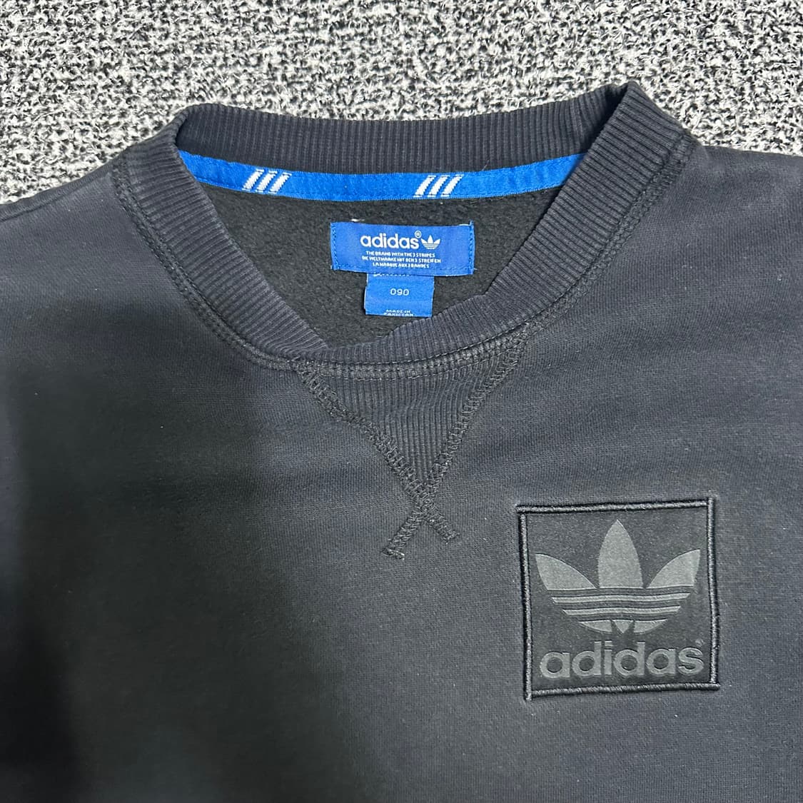 (90) 아디다스 블랙 트레포일 맨투맨 티셔츠 상품이미지2