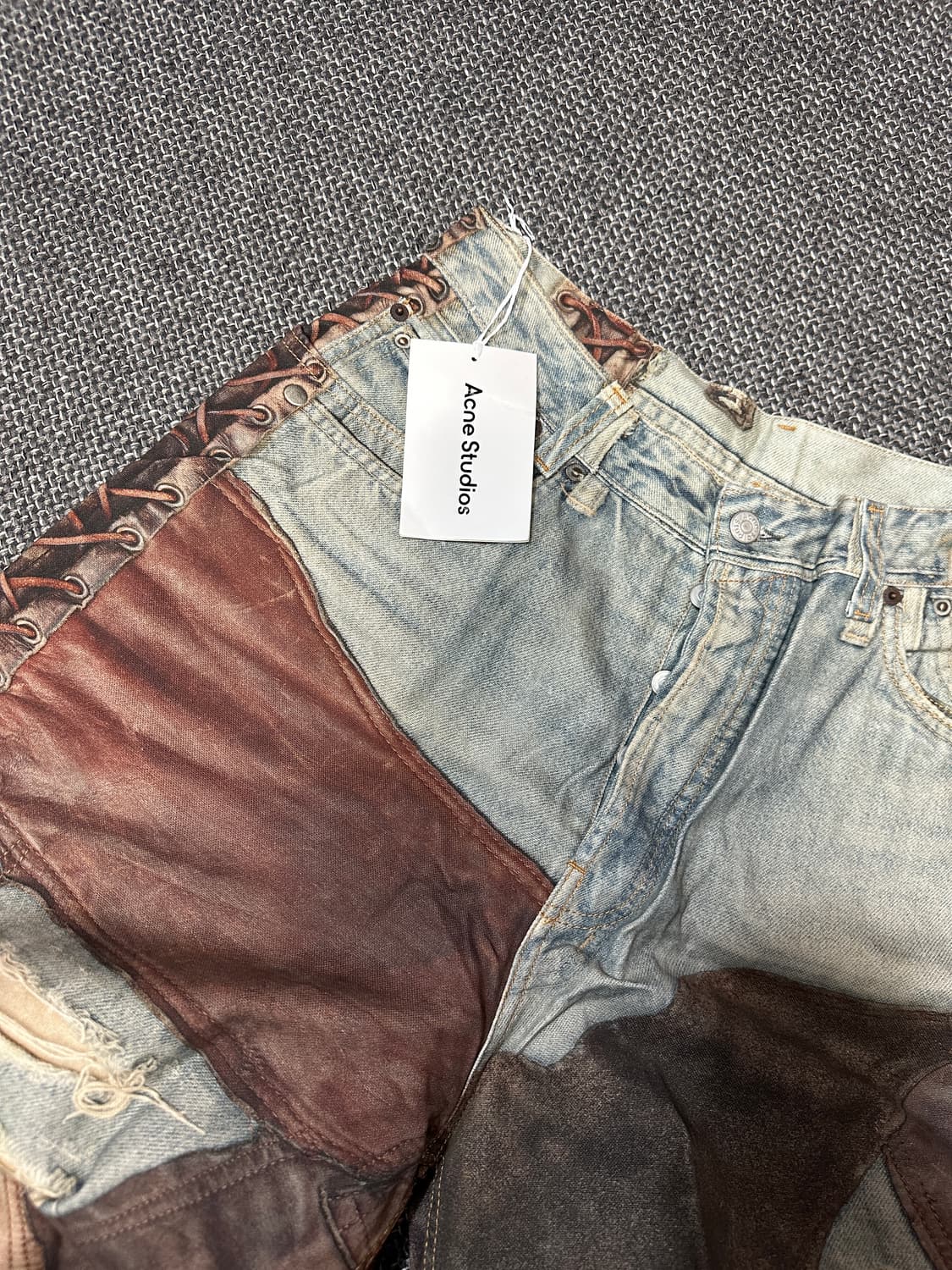 아크네 슈퍼배기핏 데님 상품이미지4