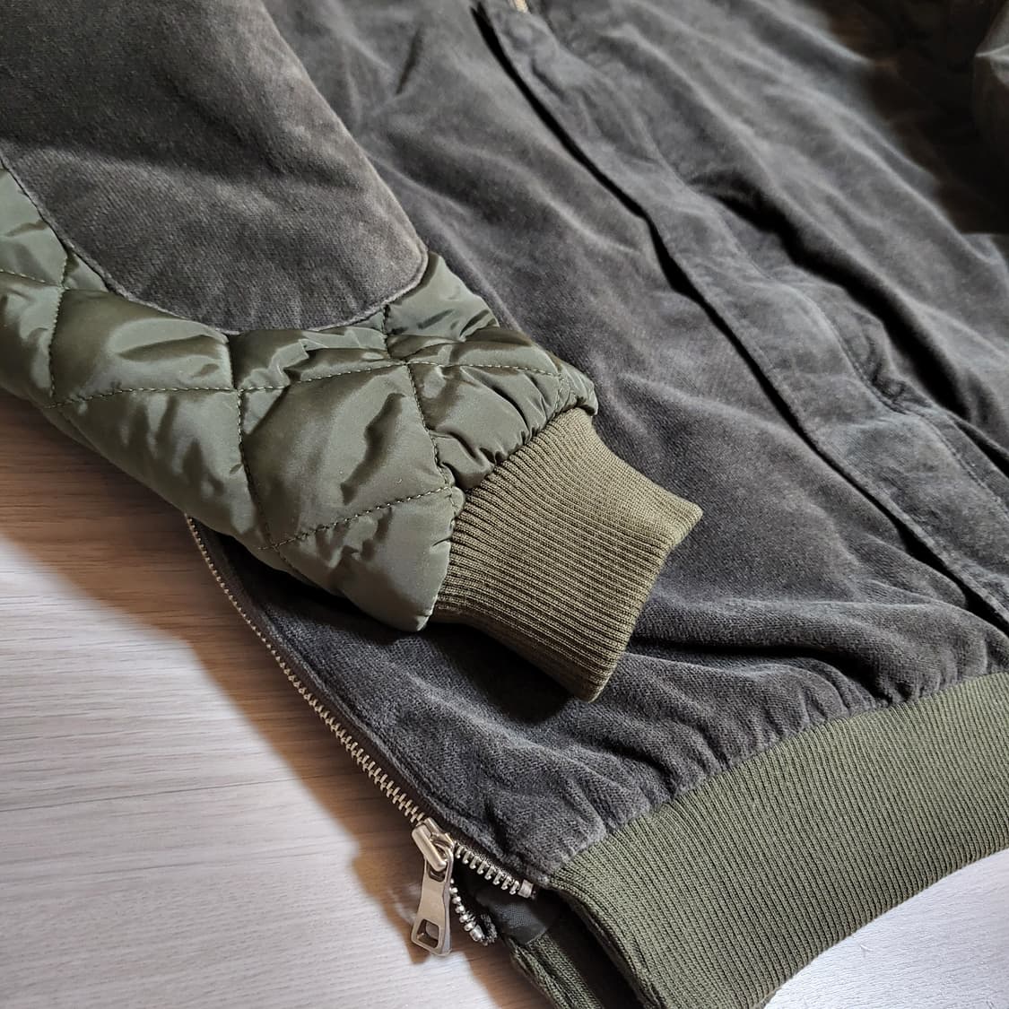 카키 퀼팅 맨투맨 상품이미지4