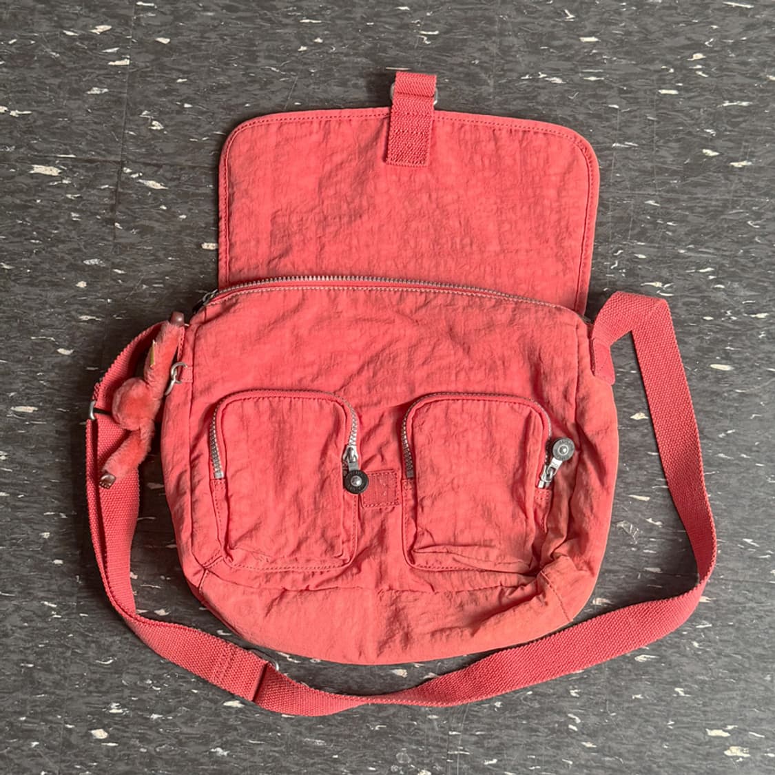 [KIPLING] 체리 플랩 크로스 백 상품이미지8