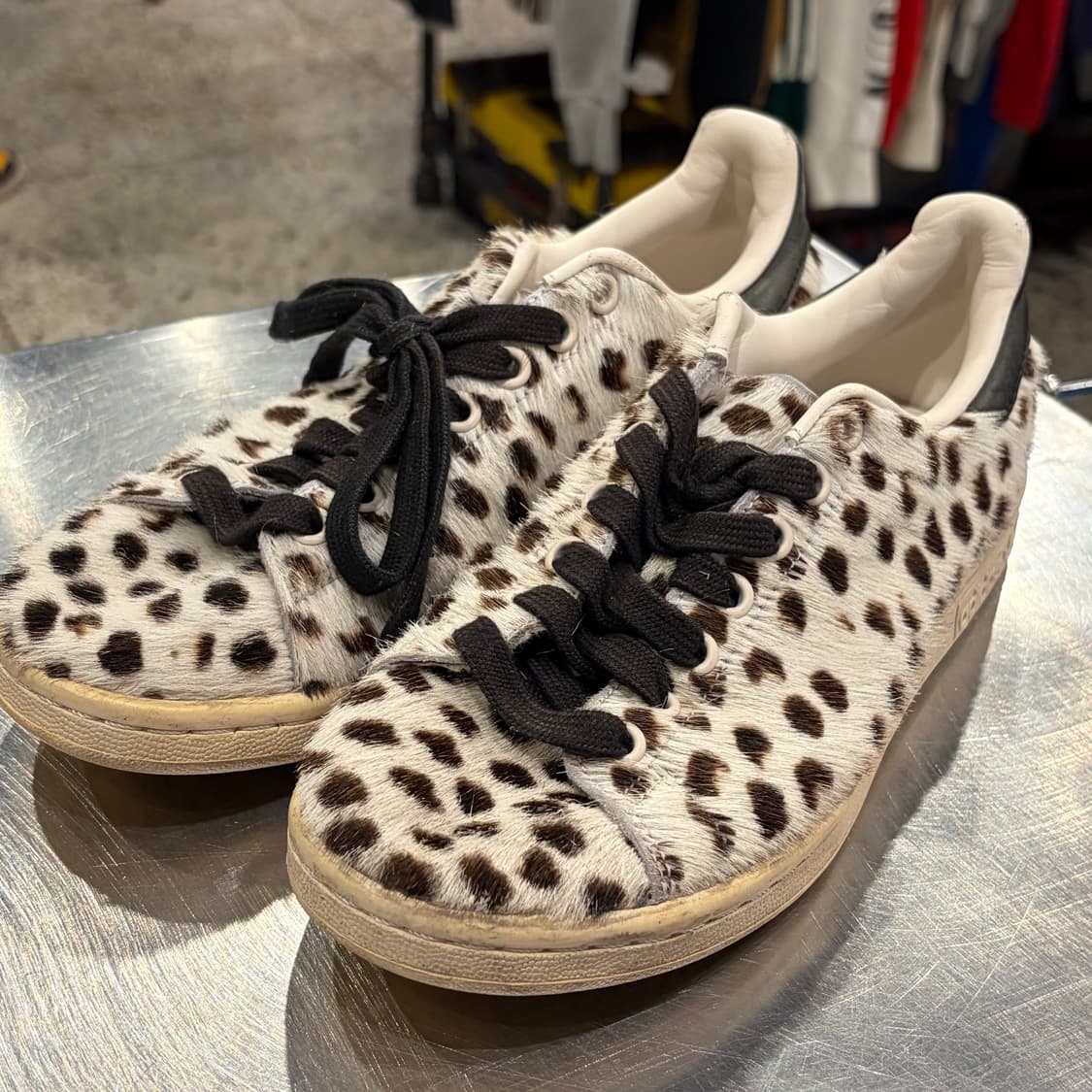 adidas 아디다스 샘스미스 레오파드 털 스니커즈 245 상품이미지2