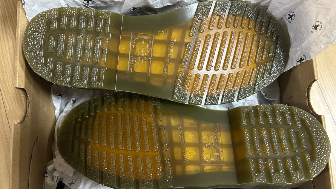 닥터마틴 1461 크레이지홀스 다크 브라운 240 상품이미지2