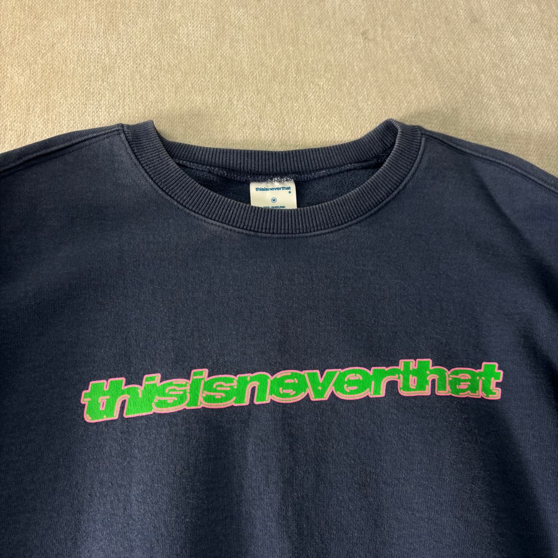 100 디스이즈네버댓 빅로고 맨투맨 상품이미지4