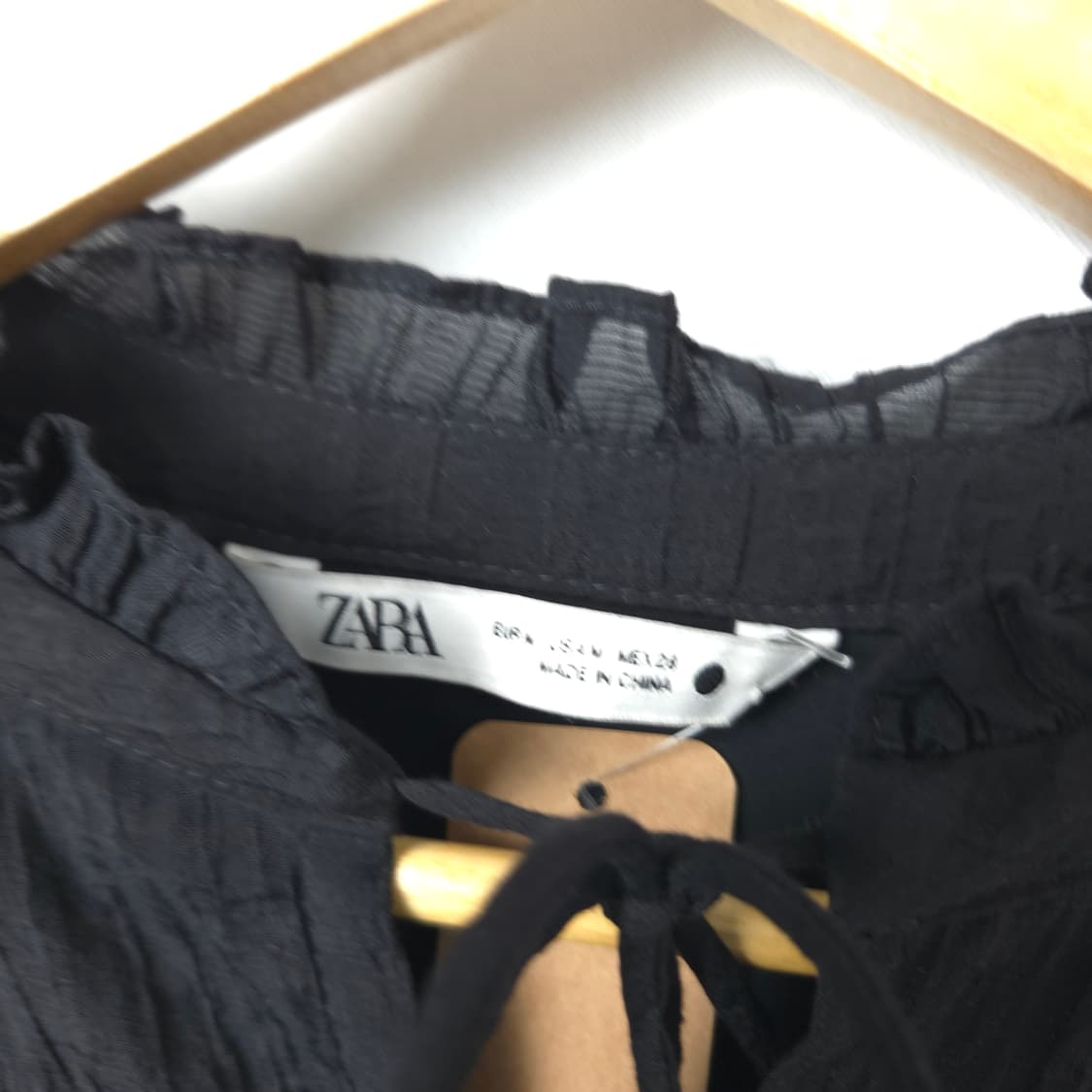 여M 자라 볼륨 블랙 미니 원피스 상품이미지2