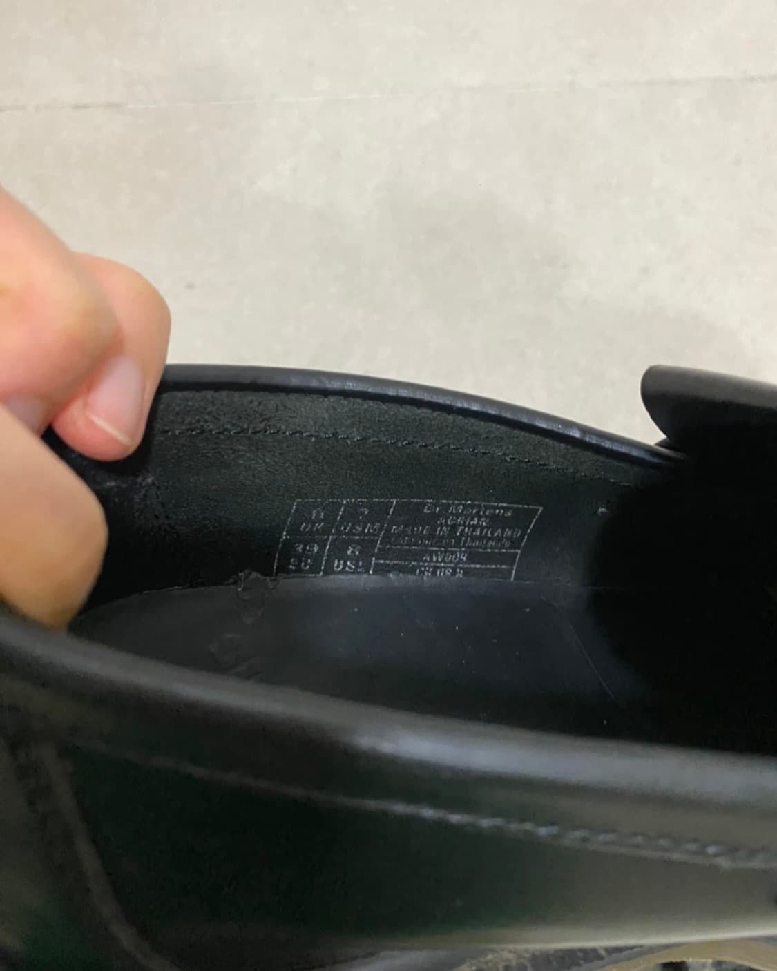 닥터마틴 아드리안 태슬 로퍼 블랙 UK6 (245) 상품이미지4